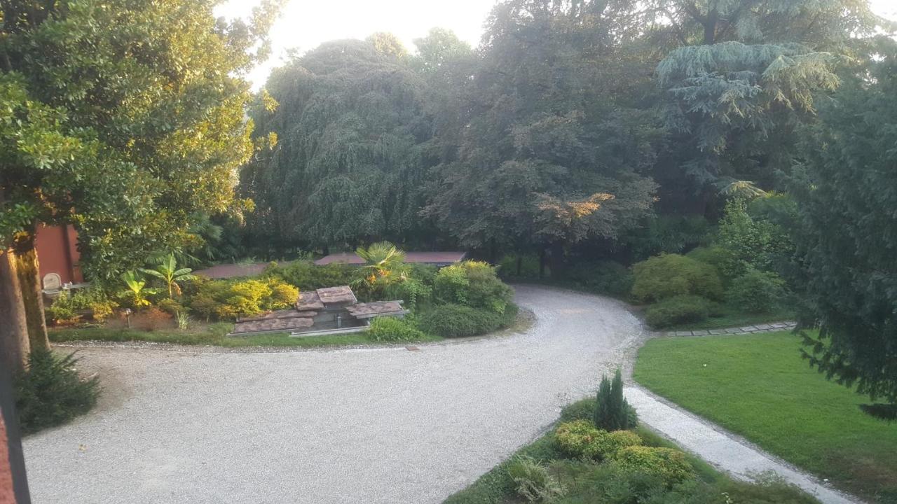 Villa Magnolia Lago Maggiore Besozzo Exterior photo